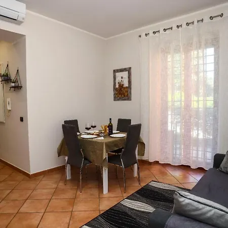 Apartment Terminal7-ciampino Airport *